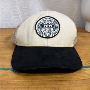 YETI TRAPPING LICENSE TRUCKER HAT